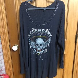 Long sleeve shirt with skull